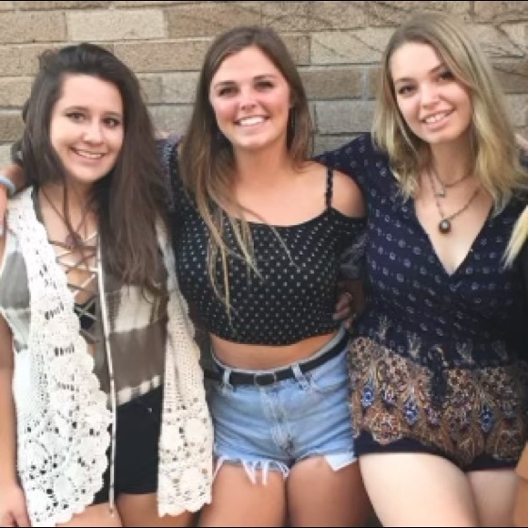 LA Hearts Crop Top - Picture 4 of 5